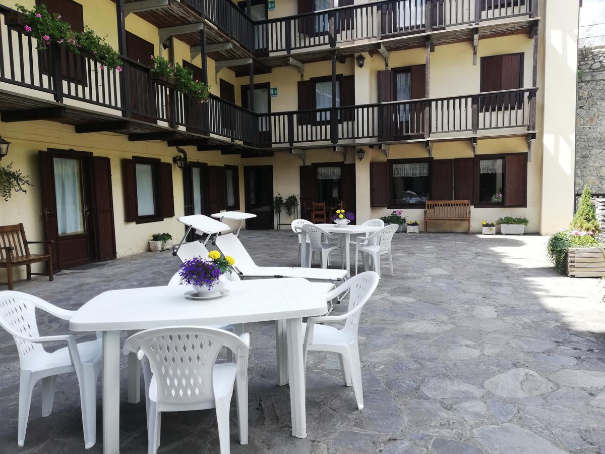 Hotel Tavernier Courmayeur Exterior foto